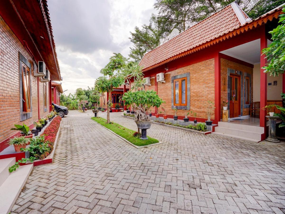 Super Oyo Collection O 90265 Cempoko Mulyo Homestay Syariah Tugu Exterior photo