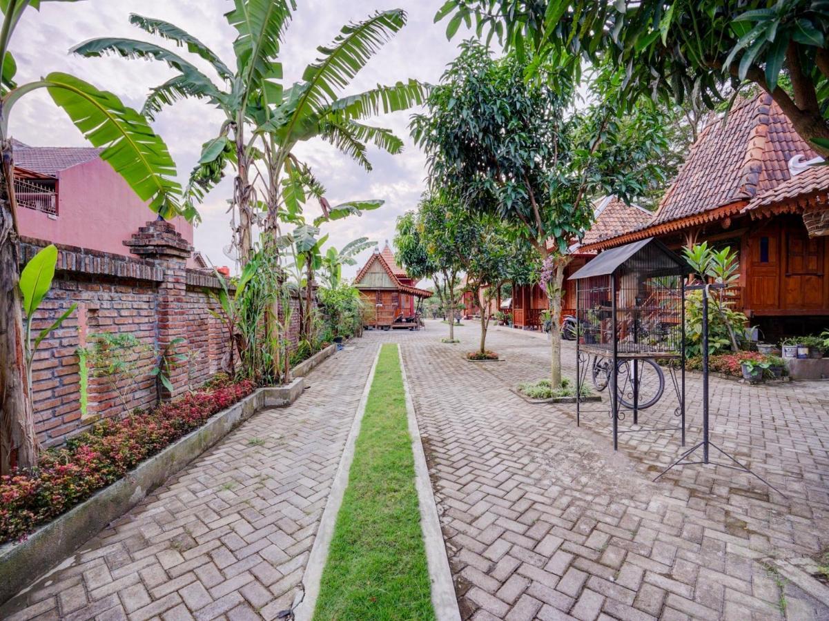 Super Oyo Collection O 90265 Cempoko Mulyo Homestay Syariah Tugu Exterior photo